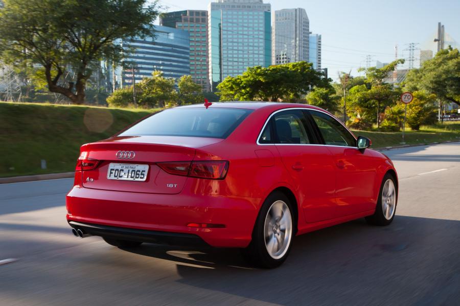  Audi A3 Sedan 1.8 T (8V) 2014 года  (фото 5 из 30)